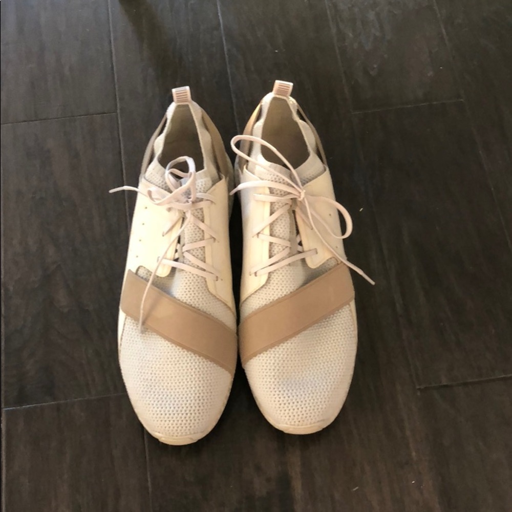 Men’s 13 under armour shoes NWOT